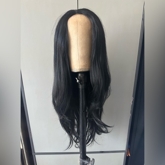 26 black synthetic lace front wig. Lace cut but unstyled/unworn - Picture 2 of 4